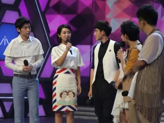 杨紫快乐大本营吃瓜视频,笑料百出引网友热议