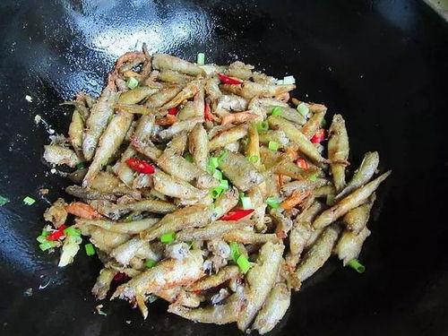 小鱼吃瓜爆料视频,独家爆料视频幕后故事